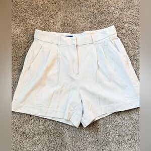 Old Navy Cream Extra High Rise Taylor Shorts